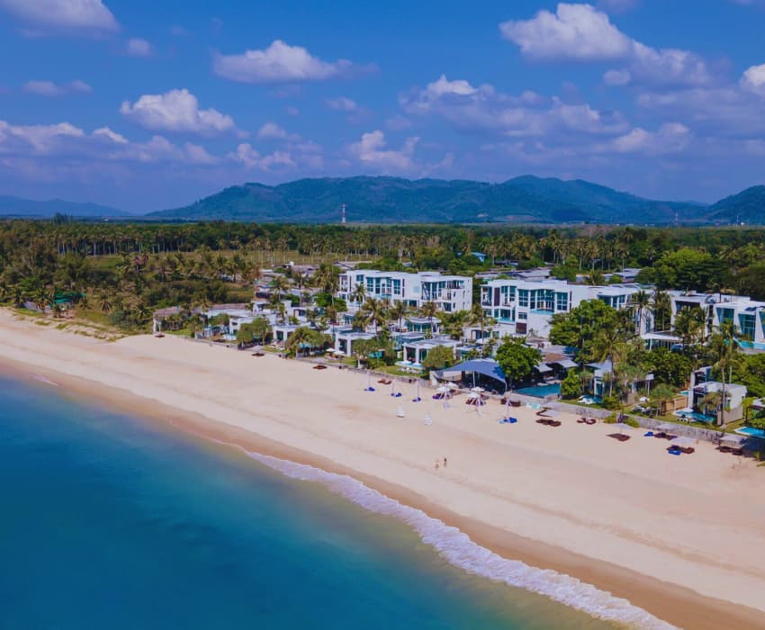 군중을 피해 북쪽으로 Natai Beach로 가세요 - Aleenta 푸켓 - Phang Nga Resort & Spa