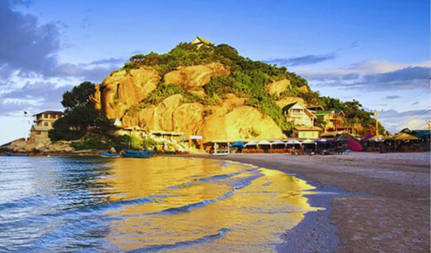 Khao Takiab Beach - Our Favourite Beaches in Hua Hin - Aleenta Hua Hin Resort & Spa 