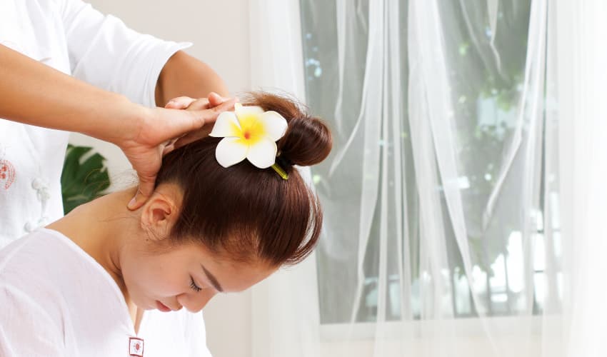 Traditional Thai Massage for Your Health - Aleenta Retreat Chiang Mai